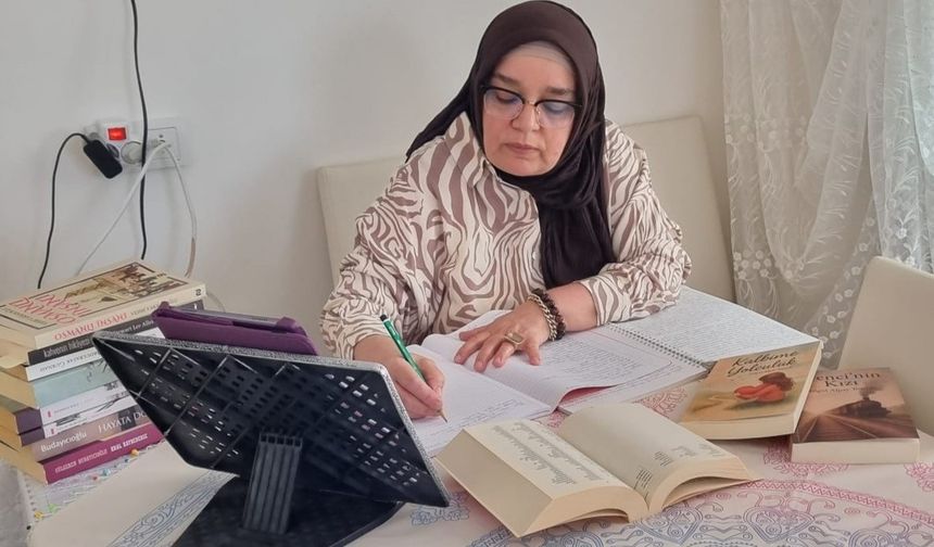 60’ından sonra üniversite mezunu oldu, şimdi iki kitapla okurlarıyla buluşuyor