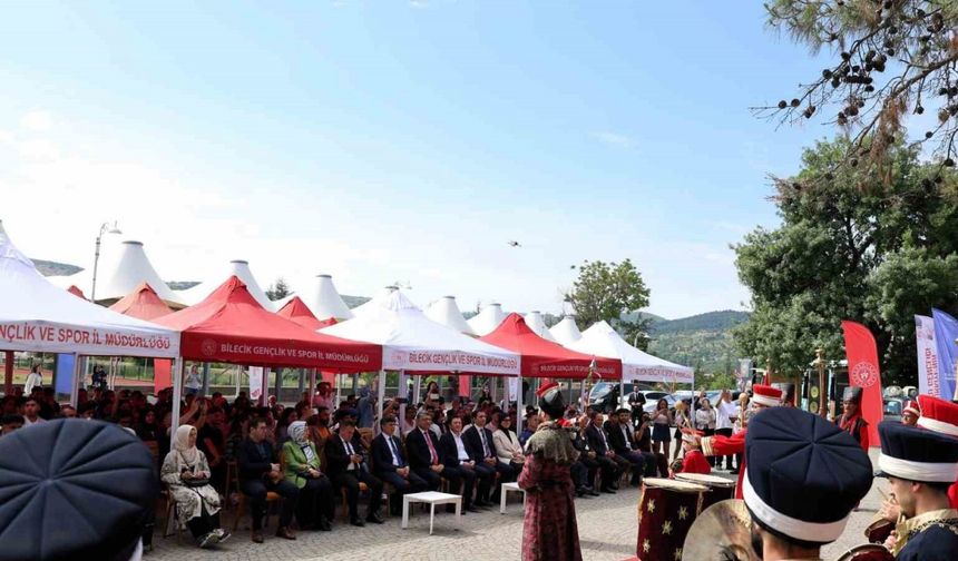 81 ilden gelen gençler Söğüt’te tarihle buluştu