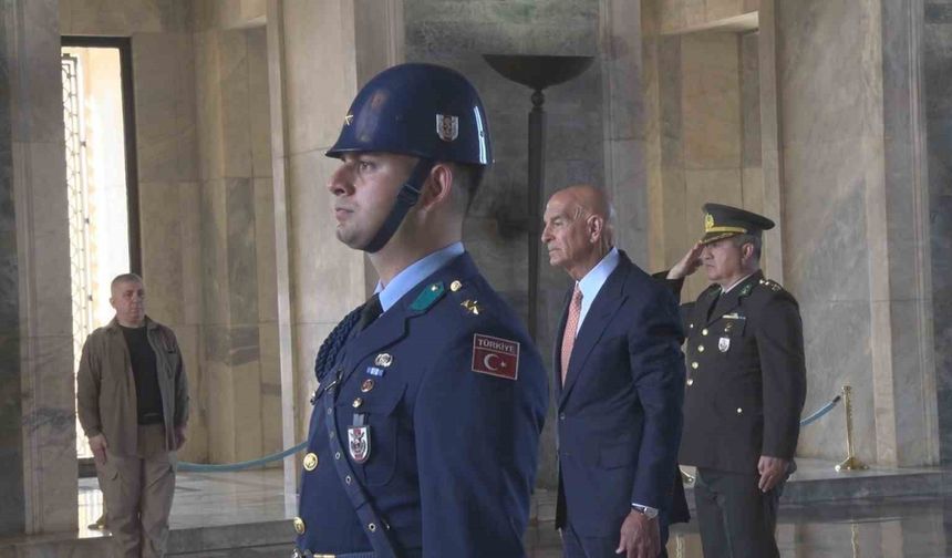 ABD’nin yeni Ankara Büyükelçisi Barrack, Anıtkabir’i ziyaret etti