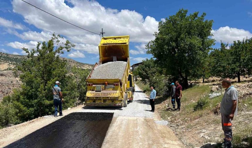 Akçadağ’da yollar yenileniyor