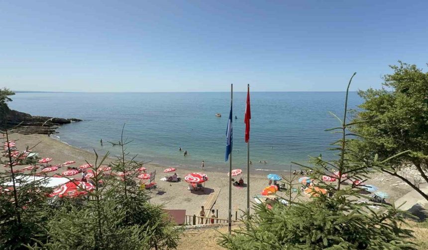 Akçakoca Kale Plajı’na mavi bayrak