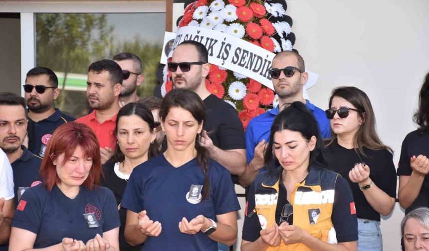 Ambulans şoförü Erke’yi mesai arkadaşları son yolculuğuna uğurladı