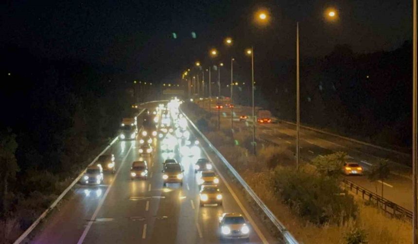 Anadolu Otoyolu Düzce geçişinde akıcı yoğunluk devam ediyor