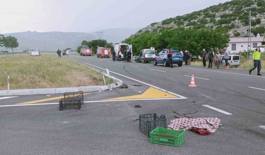 Antalya’da trafik kazası: 1 ölü, 3 yaralı