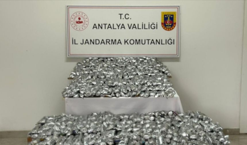 Antalya’da yol yardım çekicisinde 5 bin kaçak elektronik sigara ele geçirildi