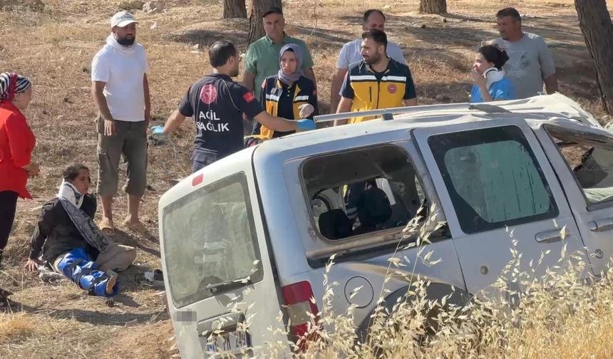 Araç devrildi, Halfeti gezisi kabusa dönüştü: 6 yaralı