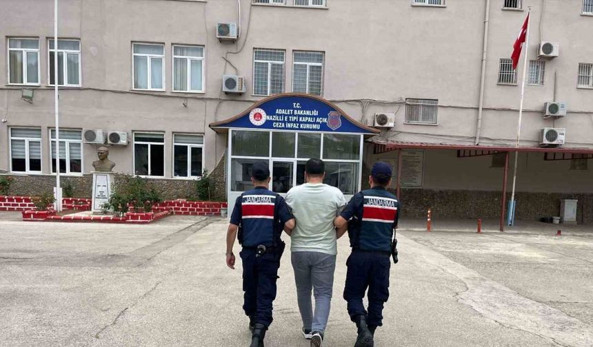Aranan şahıslar Jandarmadan kaçamadı
