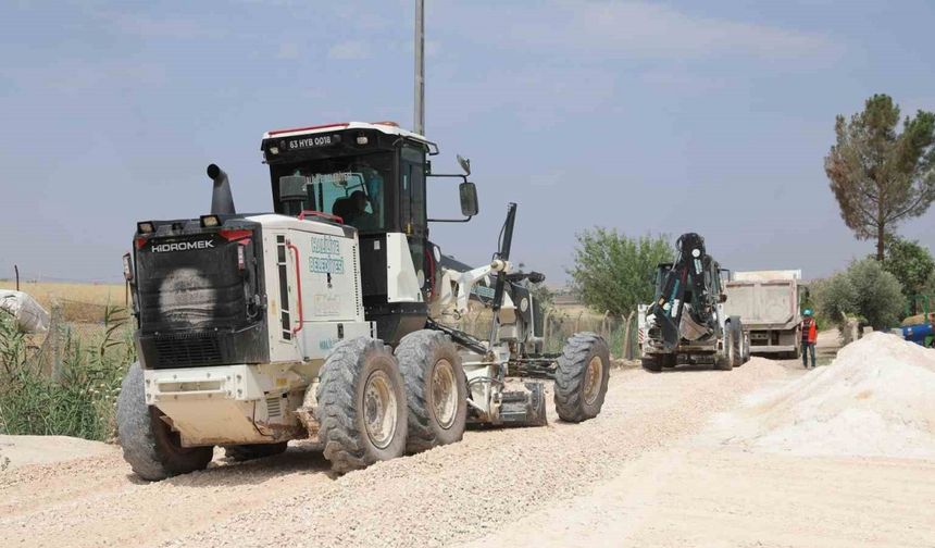 Asri Mahallesinde üstyapı atağı devam ediyor