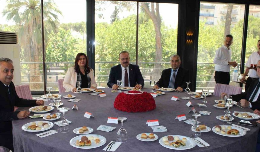 Aydın protokolü bayramlaştı