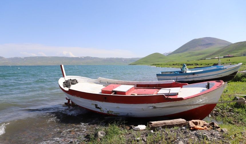 Balık Gölü Doğal Güzelliğiyle İlgi Çekiyor