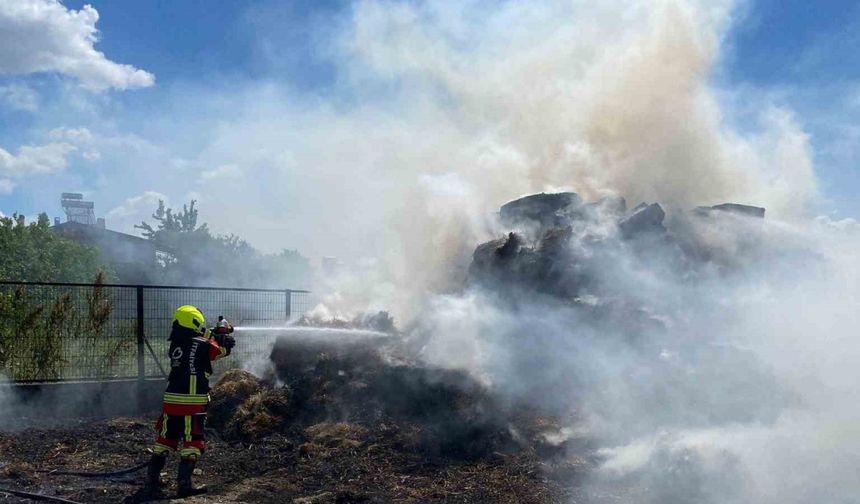 Balıkesir’de 500 balya saman kül oldu