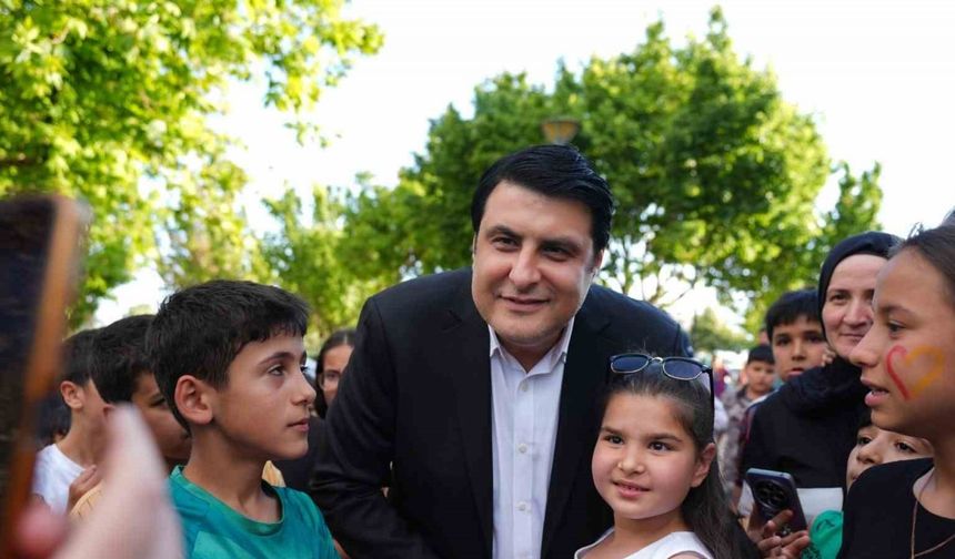 Başkan Yılmaz’dan çocuklara sürpriz ziyaret