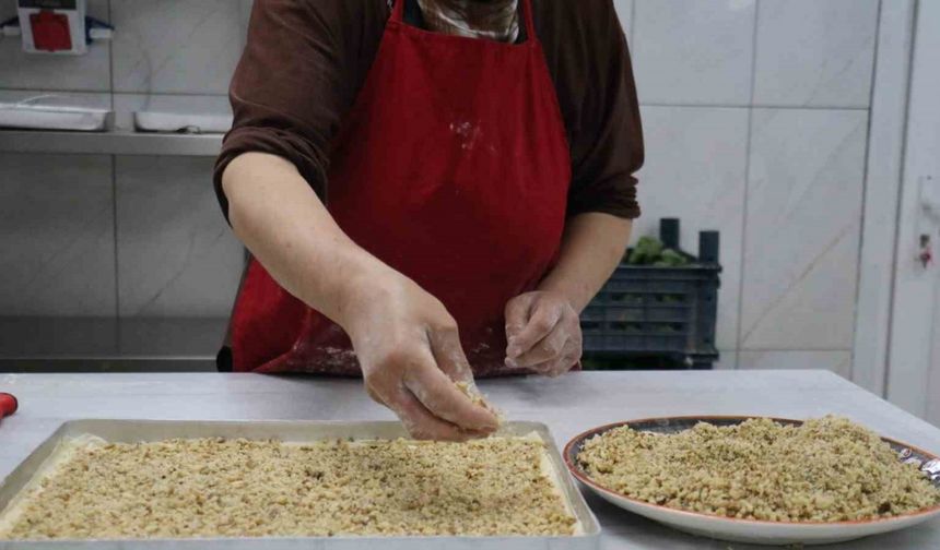 Battalgazi’de kadınlar bayram sofralarına lezzet katıyor