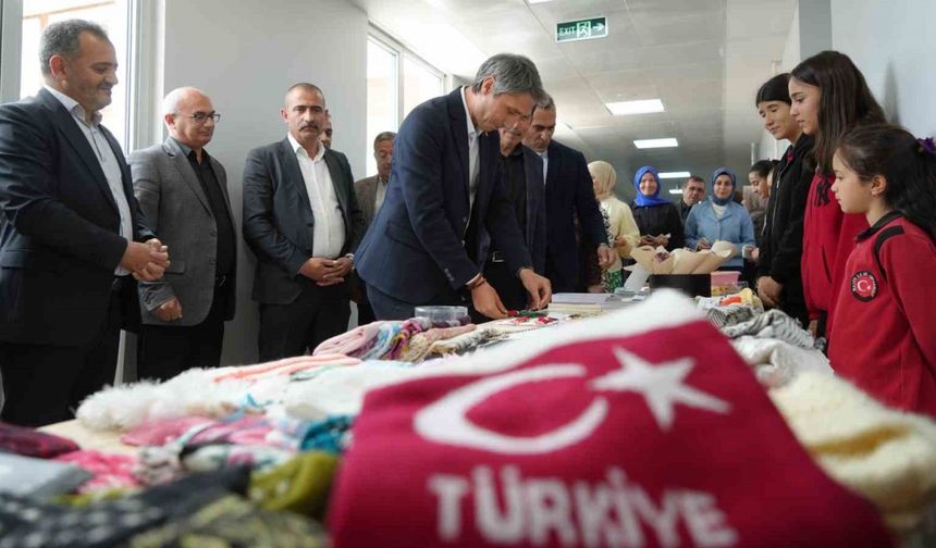 Bayburtlu öğrenciler düzenlendikleri hayır çarşısıyla Filistin’e destek oldular