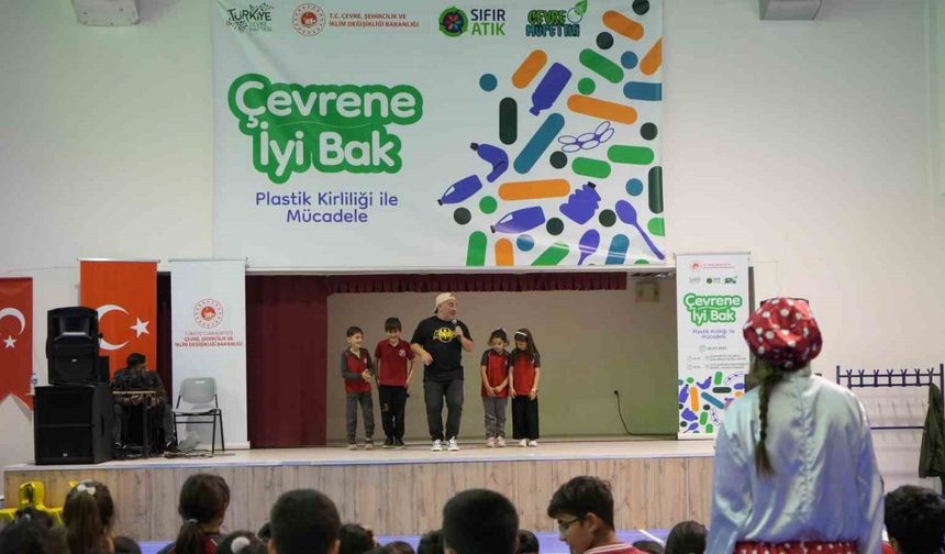 Bayburt’ta plastik kirliliğine oyunlarla dikkat çekildi çevrenin önemini eğlenceyle anlatıldı