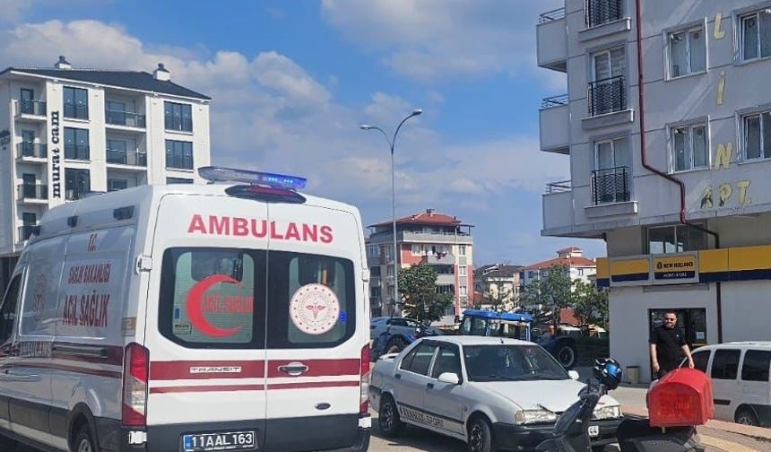 Bilecik’te otomobil ile motosiklet çarpıştı, 2 yaralı