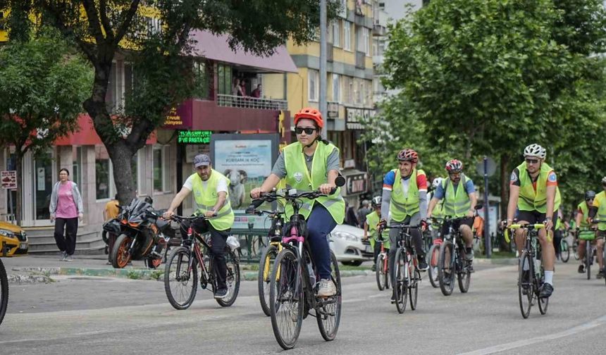 Bisikletliler, farkındalık için pedal çevirdi