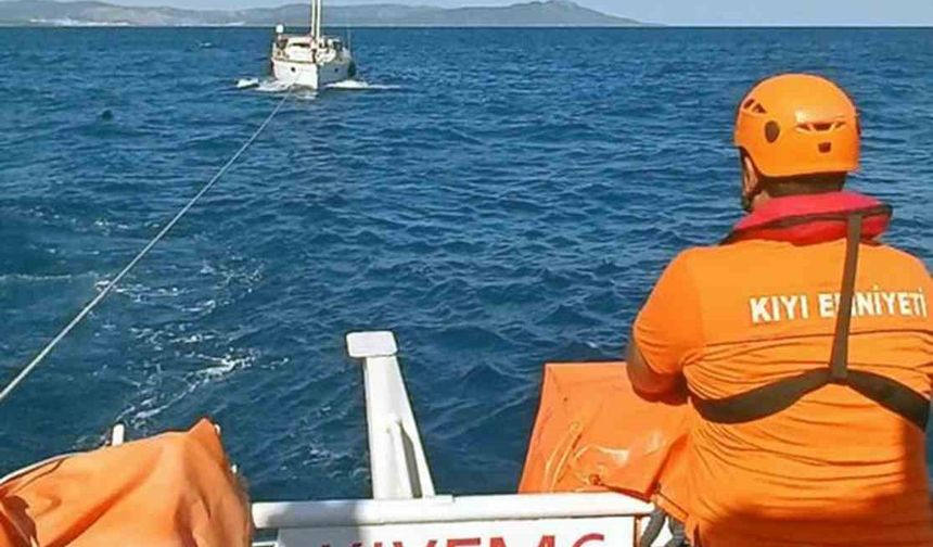 Bodrum açıklarında arızalanan tekneyi KIYEM ekipleri kurtardı