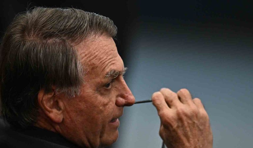 Brezilya’nın eski Devlet Başkanı Bolsonaro darbe girişimi suçlamasıyla ilk kez hakim karşısına çıktı