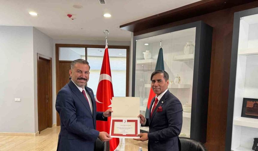 Büyükelçiler kurban vekaletlerini Türk Kızılay’a verdi