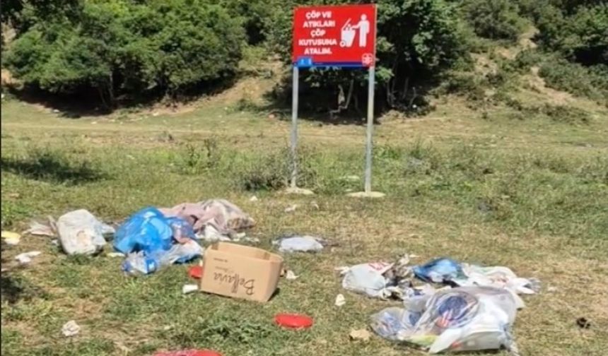 Çevreyi kirletmesinler diye hendek kazdırdı