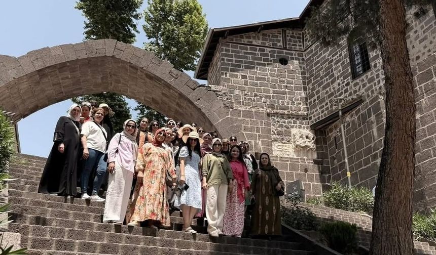 Cizreli Kadınlar Diyarbakır ve Mardin’in tarihi ve turistik yerlerini gezdi