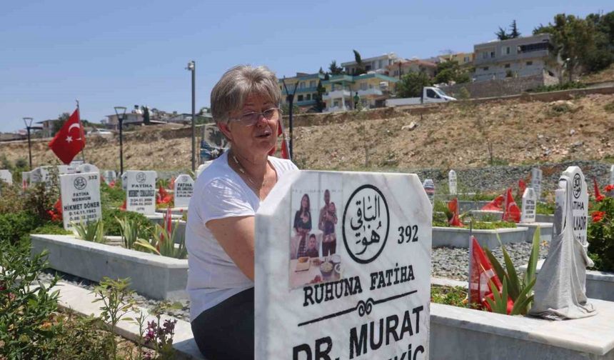 Deprem mezarlığında hüzünlü arefe
