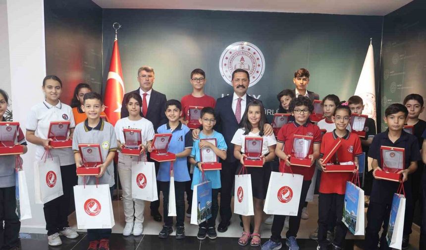 Depremin yaralarının sarıldığı Hatay’da 16 öğrenci bursluluk sınavından 500 tam almayı başardı