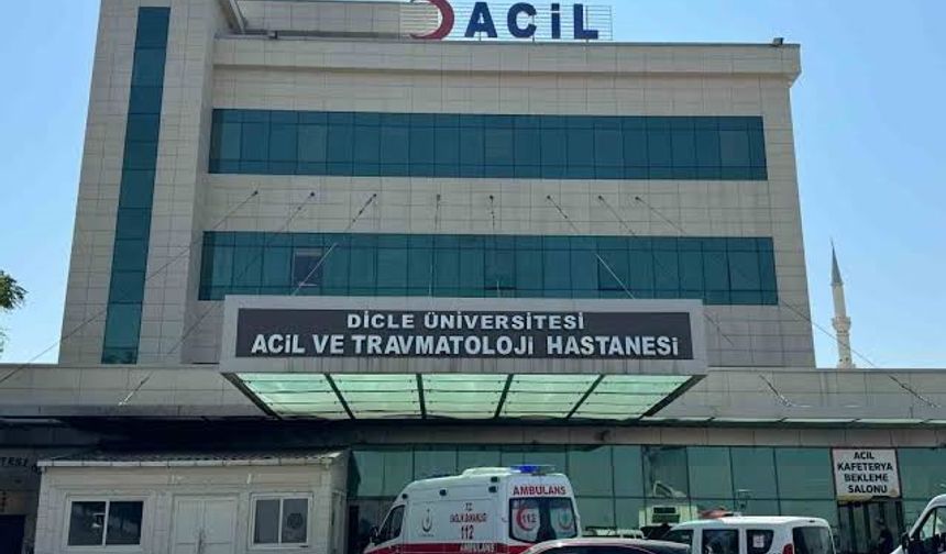 Diyarbakır’da akrabalar arasında silahlı kavga: Baba öldü, oğlu yaralandı