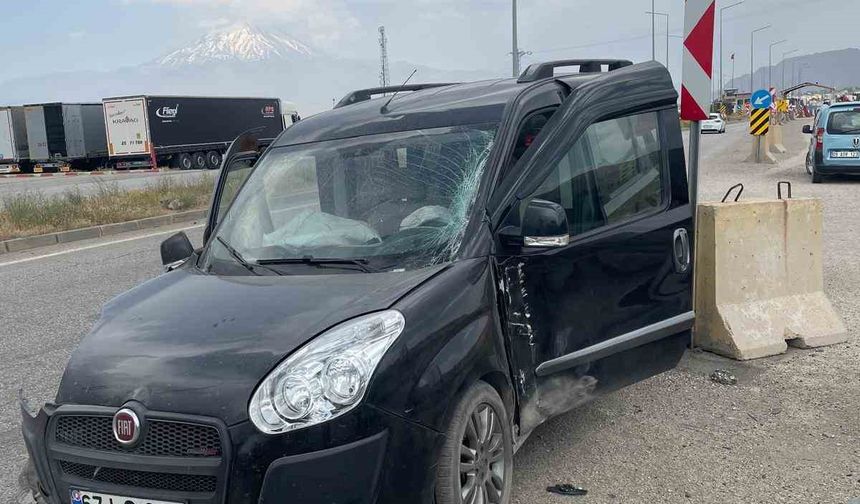 Doğubayazıt’ta trafik kazası 3 kişi hafif yaralandı