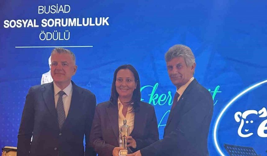 Eker Süt Ürünleri’ne BUSİAD’tan ‘Sosyal Sorumluluk Ödülü’