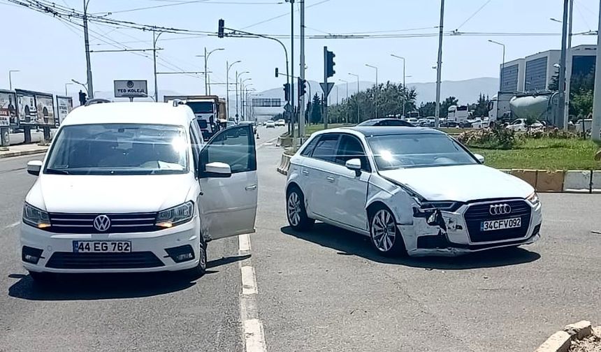 Elazığ yolu üzerinde trafik kazası: 2 yaralı