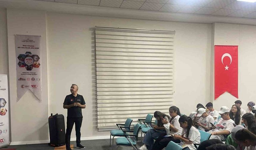 Elazığ’da öğrencilere afet ve acil durum yönetimi eğitimi