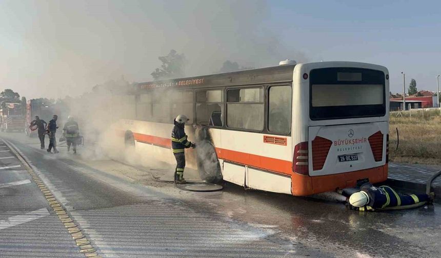 Eskişehir’de yolcu otobüsü yandı: 1 yaralı