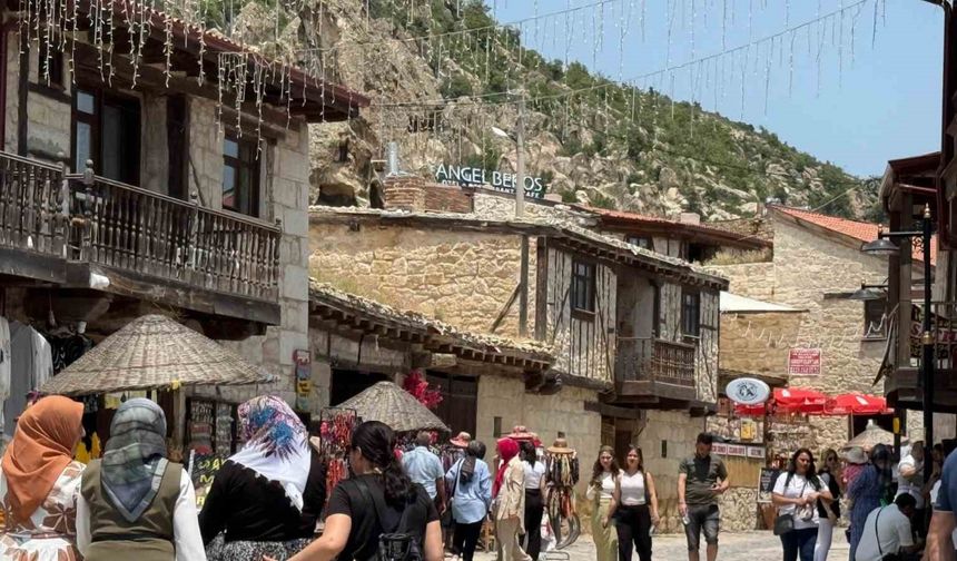 Frig Vadisi bu bayramda ziyaretçilerin gözdesi oldu