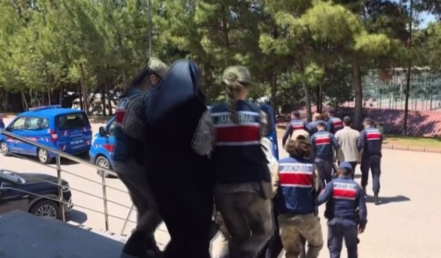 Gaziantep’te sahte-çek senet-nitelikli dolandırıcılık çetesine şafak operasyonu: 5 gözaltı
