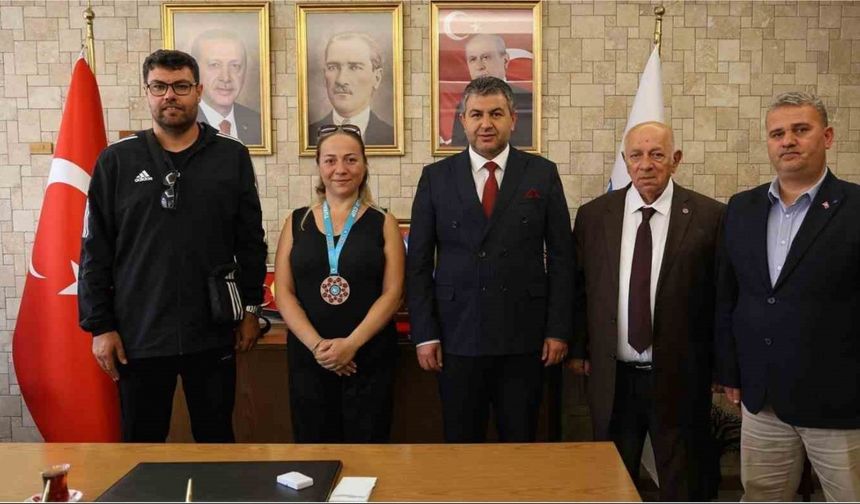 Gedizli kick boksçulardan dünya şampiyonasında büyük başarı