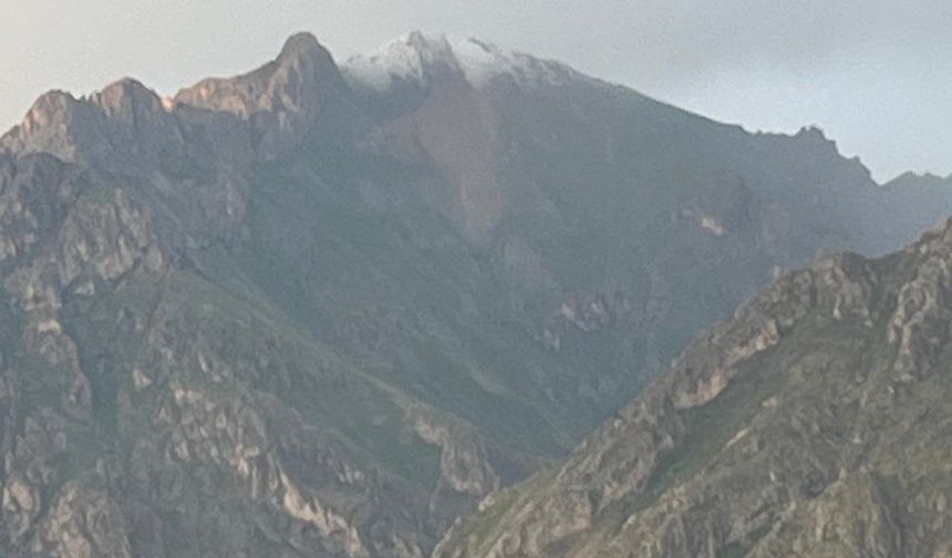 Hakkari’de haziran ayında kar sürprizi