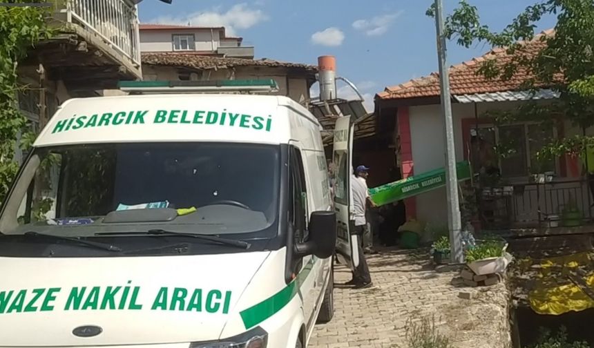 Hisarcık’ta yaşlı kadın evinde ölü bulundu