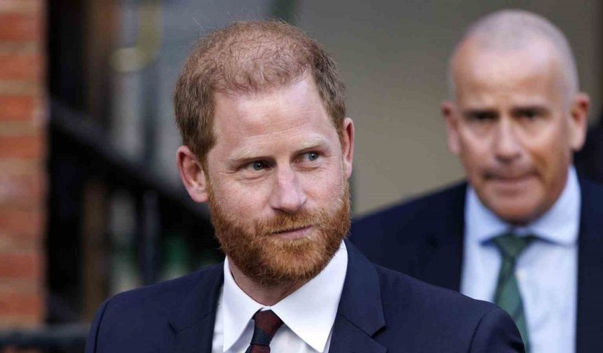 İngiltere Prensi Harry’nin soyadını "Spencer" olarak değiştireceği iddiası