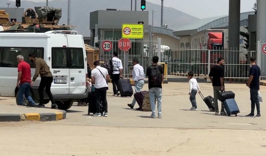 İran-İsrail arasındaki gerginlik tırmandı: Türk vatandaşları Türkiye’ye dönmek için sınır kapılarından giriş yaptı