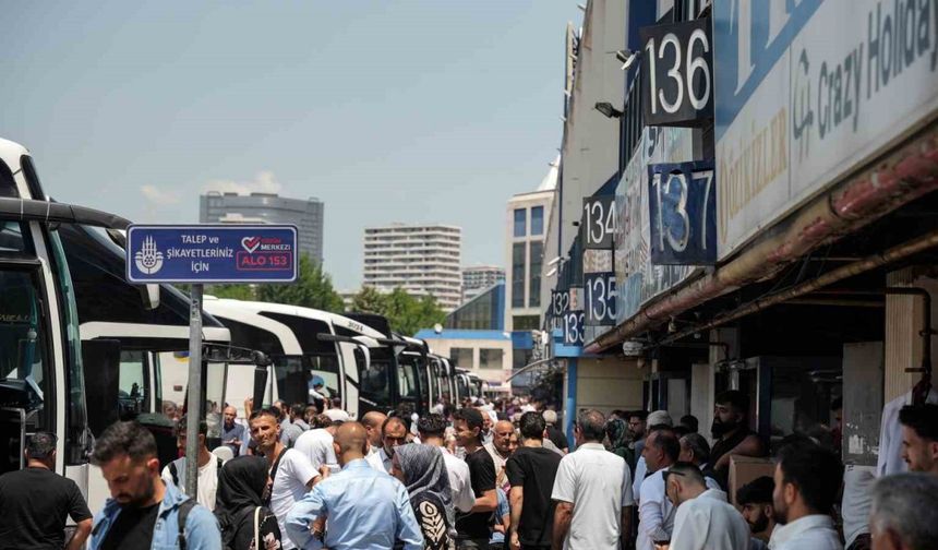 İstanbul Otogarı’nda bayram hareketliliği havadan görüntülendi