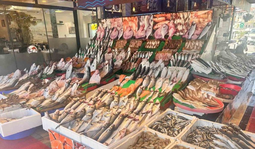İstanbul’da balık çarşılarında bayram sessizliği
