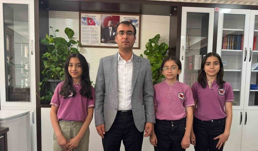Kahta’da dört öğrenci 500 tam puanla Türkiye birincisi oldu