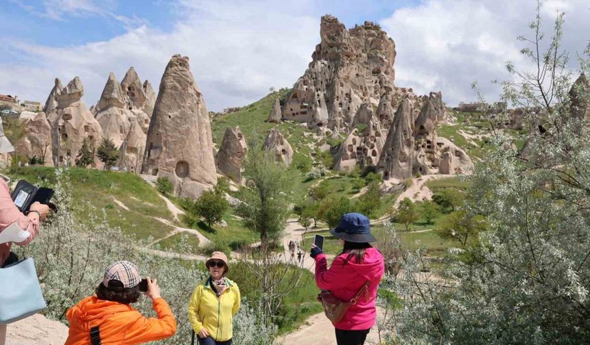 Kapadokya bölgesinde turist sayısı yüzde 4, balonla uçan yolcu sayısı da yüzde 19 arttı