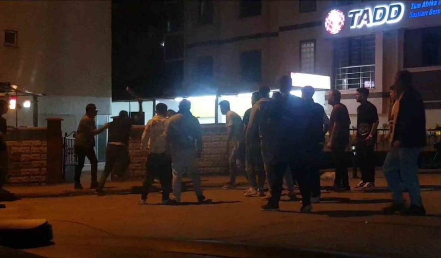 Karabük’te ’omuz atma’ kavgasında ıstaka, tekme ve yumruklar havada uçuştu