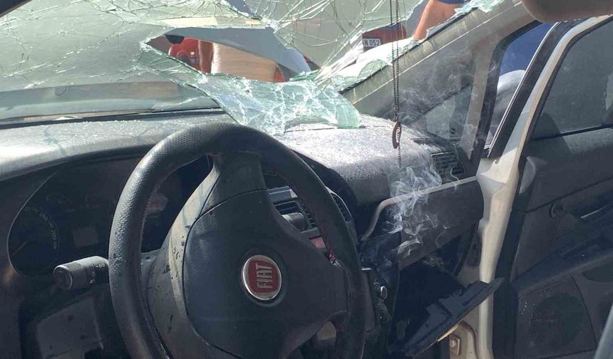 Karaman’da patlayan telefon bataryası az kalsın aracı yakacaktı