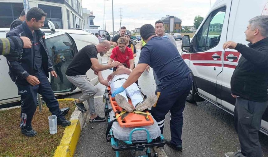 Kavşakta çarpıştığı otomobilin devrilmesine sebep oldu, sürücü 1.18 promil alkollü çıktı