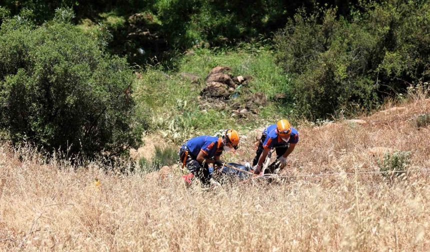 Kayıp yaşlı adam 30 metrelik uçurumda ölü bulundu