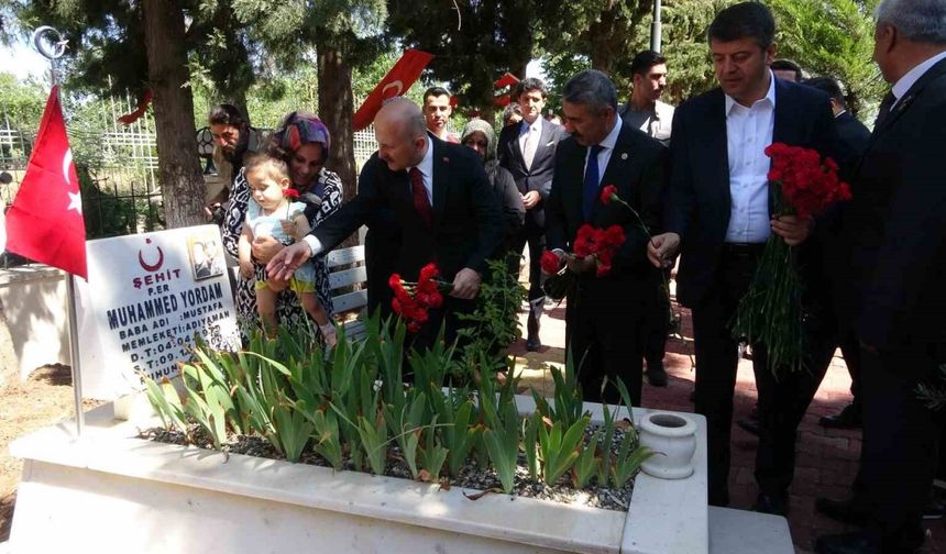 Kent protokolü şehitlik ziyaretinde bulundu